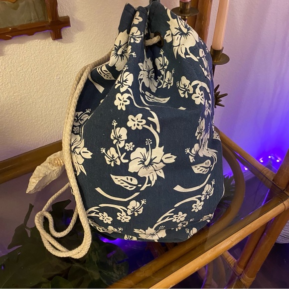 90s Y2K Hawaiian Canvas Duffle Bag Backpack Lizzy McGuire Bucket Hat Style - Picture 2 of 7